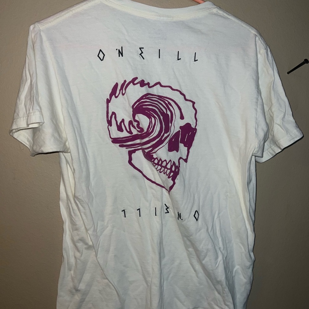 O'Neill White Tee with Purple Skull Graphic